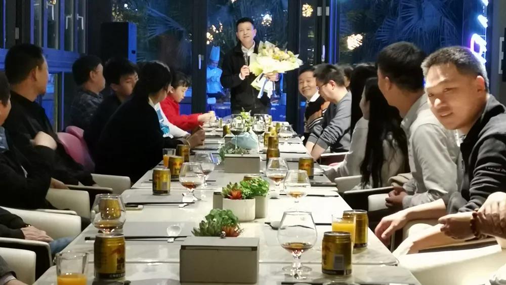 晚宴即將開始，董事長李玉望感謝嘉賓到來